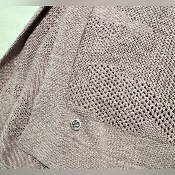 Lululemon Find Your Light Wrap
Heathered Vintage Mauve - Picture 5 of 5